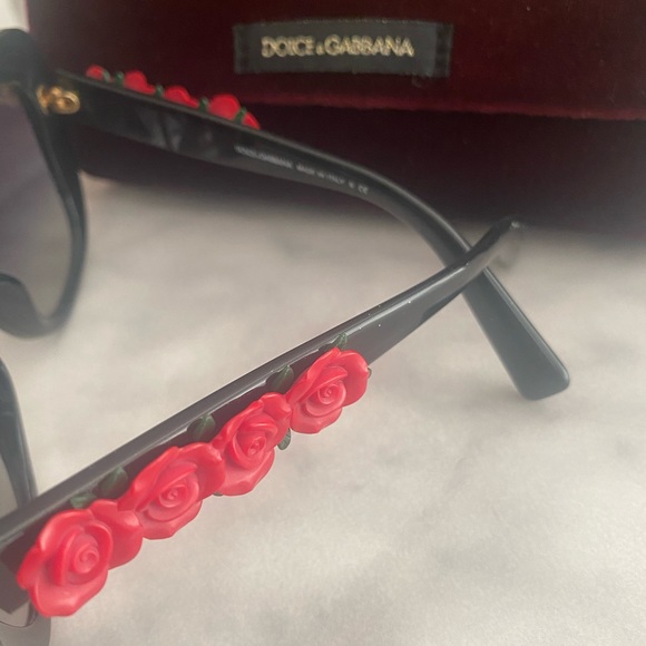 Sunglasses - Picture 2 of 6